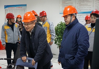 胡启生率队来公司慰问春节坚守岗位职工